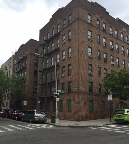 Breaking the Glass Dial: My Childhood and Heritage